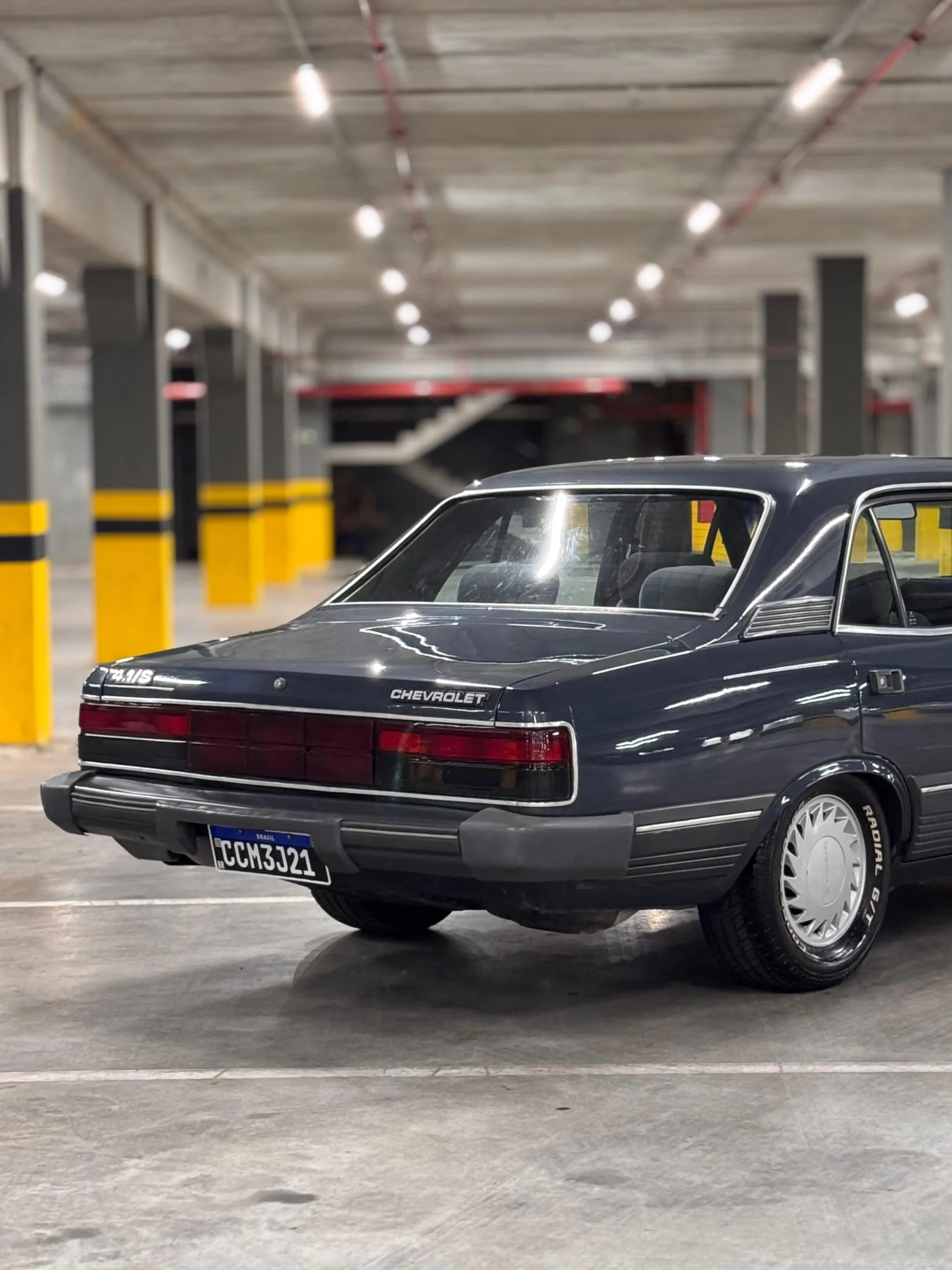 Chevrolet Opala Diplomata SE 1988 sedan 4 portas em detalhe