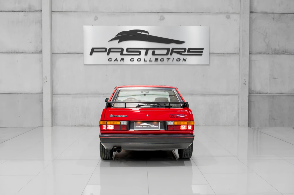 Volkswagen Gol GTS 1.8 1988 original com foco em contexto histórico e originalidade de restauração