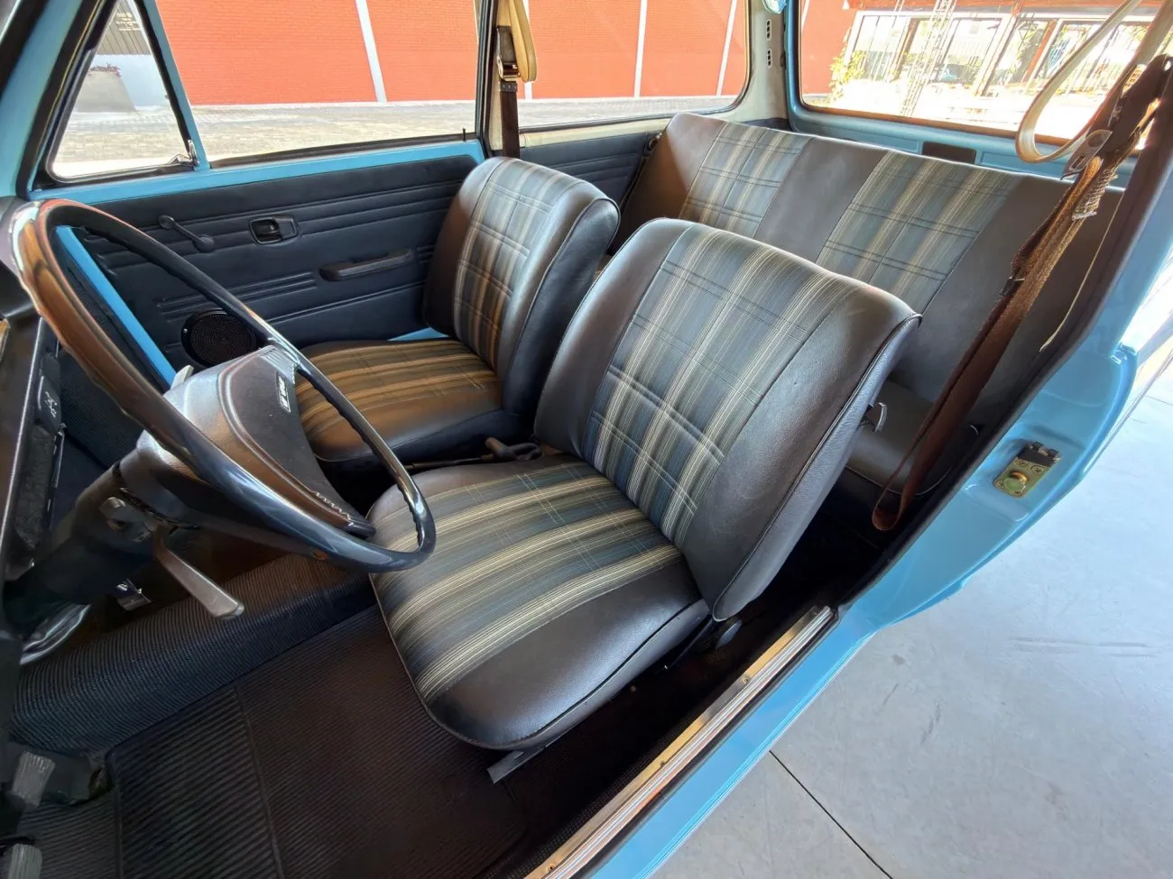 Volkswagen Brasília 1978 Azul Colonial em vista final do guia de suspensão