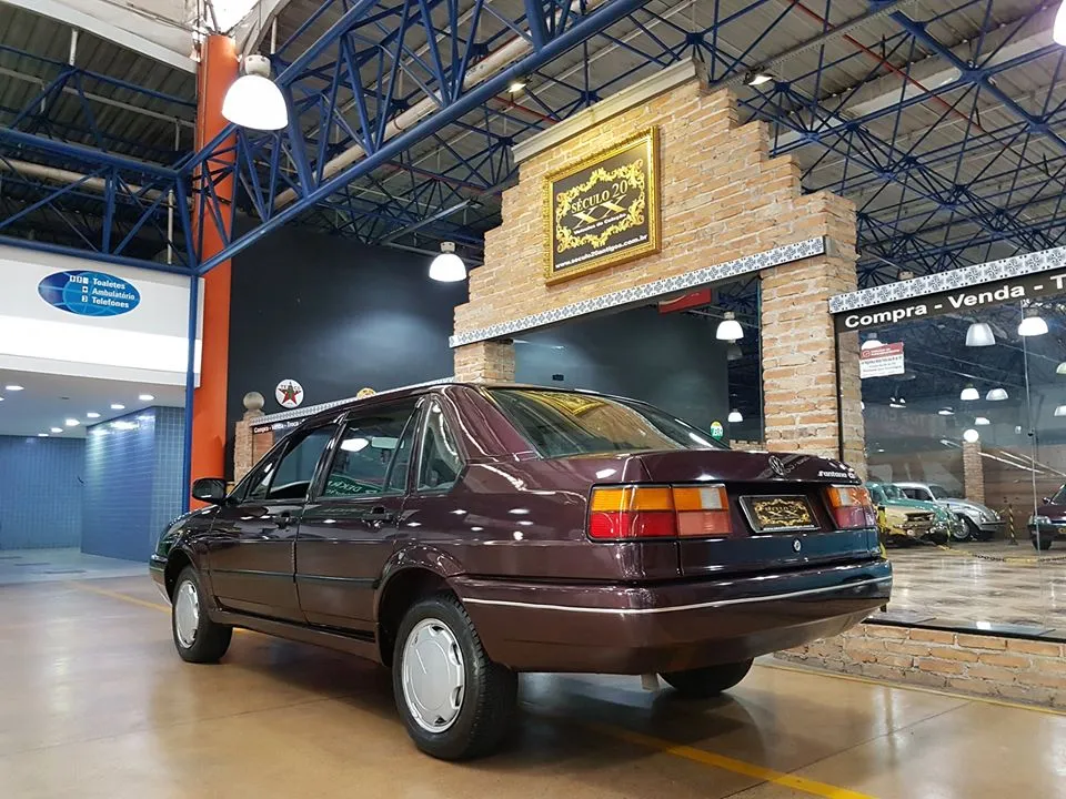 Cofre do motor AP 1.8 do Volkswagen Santana CLi 1993