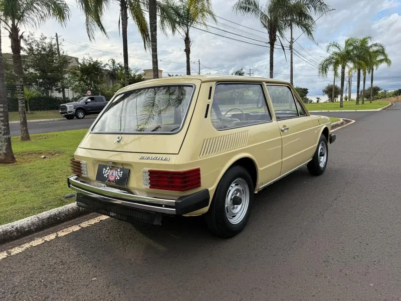 Rodas pneus e suspensão da Volkswagen Brasília 1978