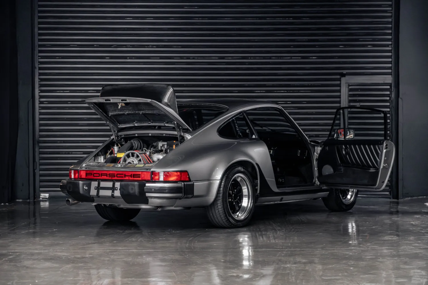 Cabine e comandos do Porsche 911 Carrera 3.2 1986
