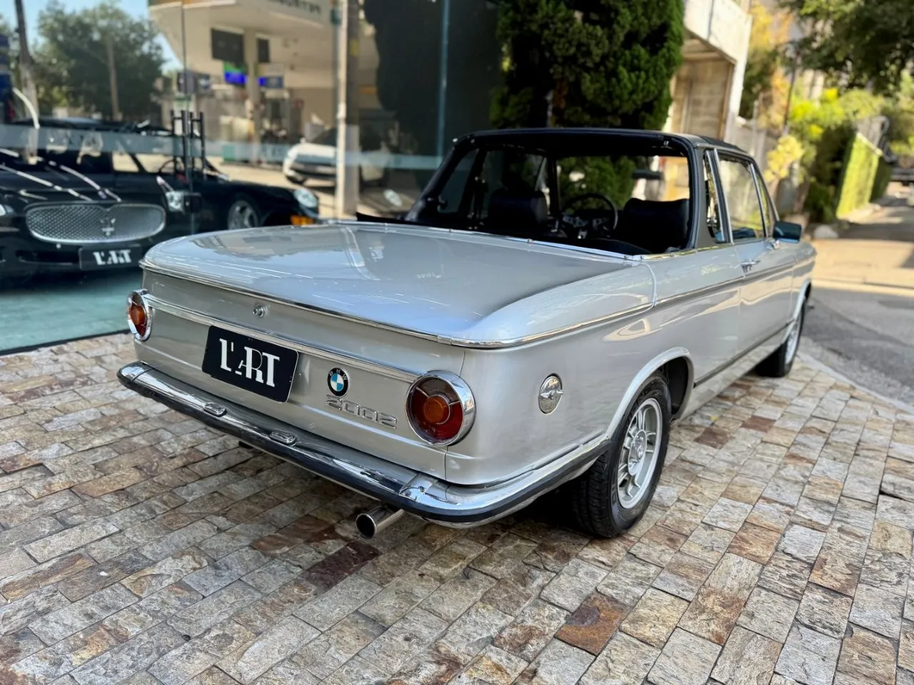 BMW 2002 Baur em posição de rodagem