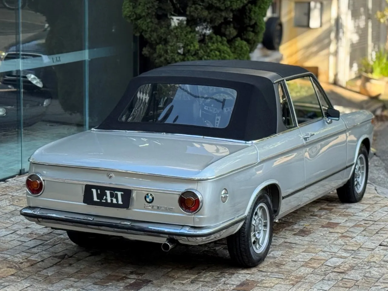 BMW 2002 Baur 1973 em destaque lateral
