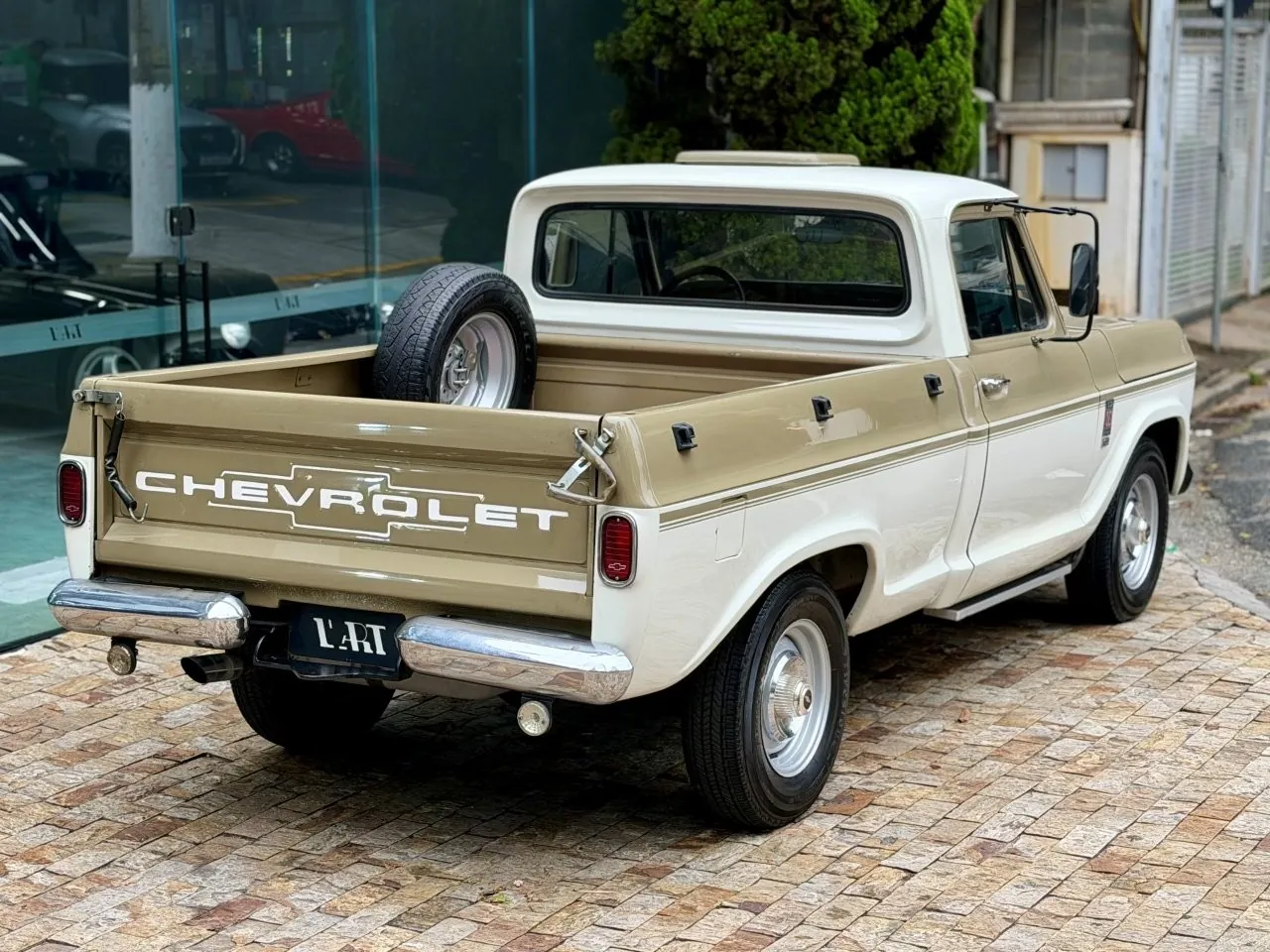Carroceria e caçamba da Chevrolet D10 1984 para inspeção estrutural