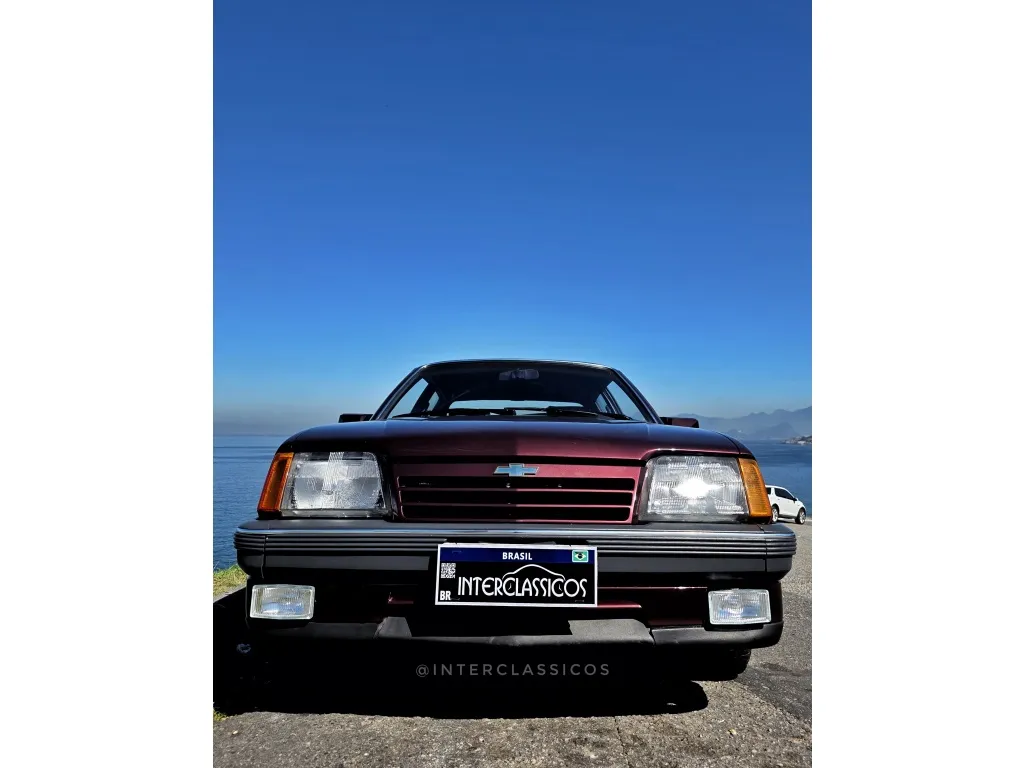Chevrolet Monza Classic 2.0 1989 preservado para coleção