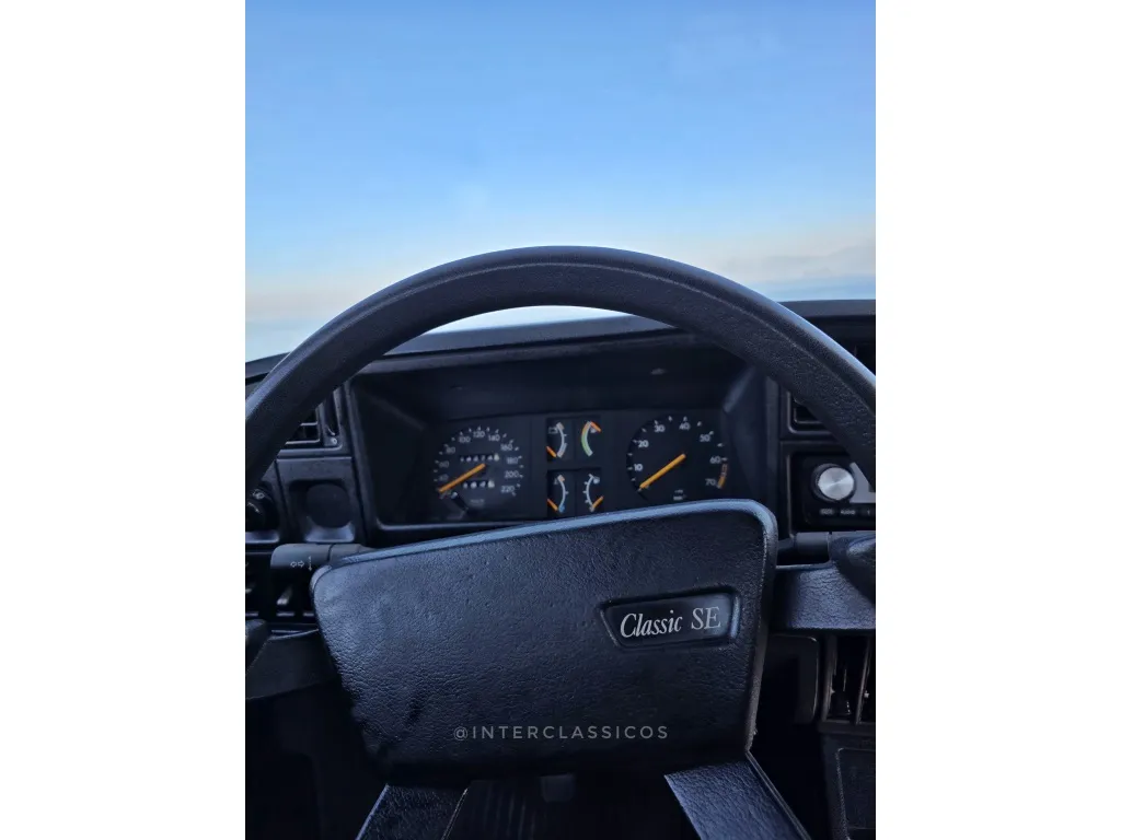 Carroceria do Chevrolet Monza Classic 1989 para inspeção de alinhamento