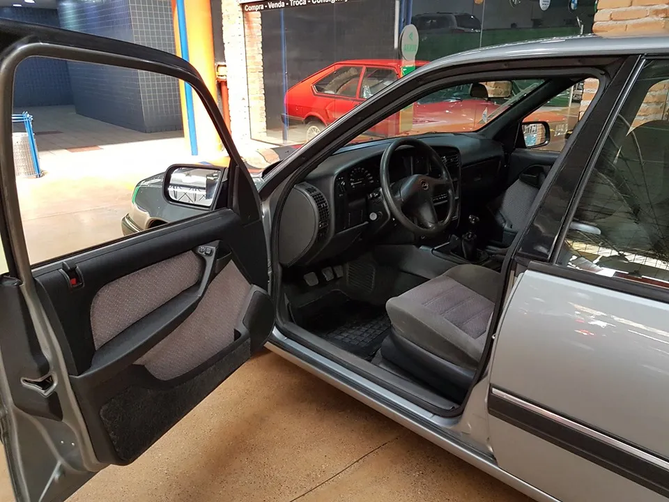 Chevrolet Omega antigo 1997 - imagem do exemplar 14