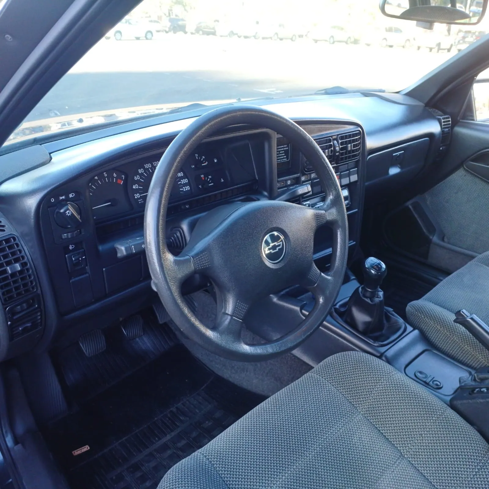 Detalhes de conservação da Chevrolet Omega Suprema GLS 2.2