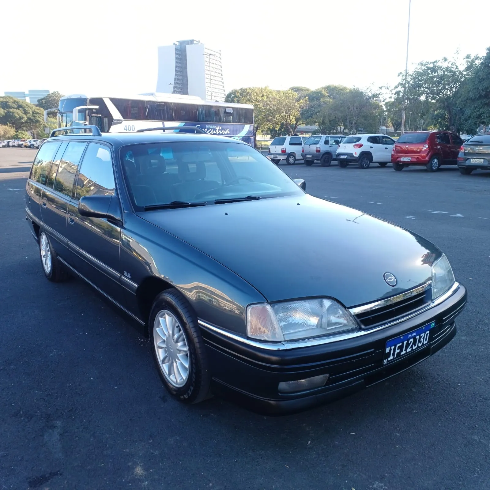 Lateral da Chevrolet Omega Suprema GLS 2.2 1996