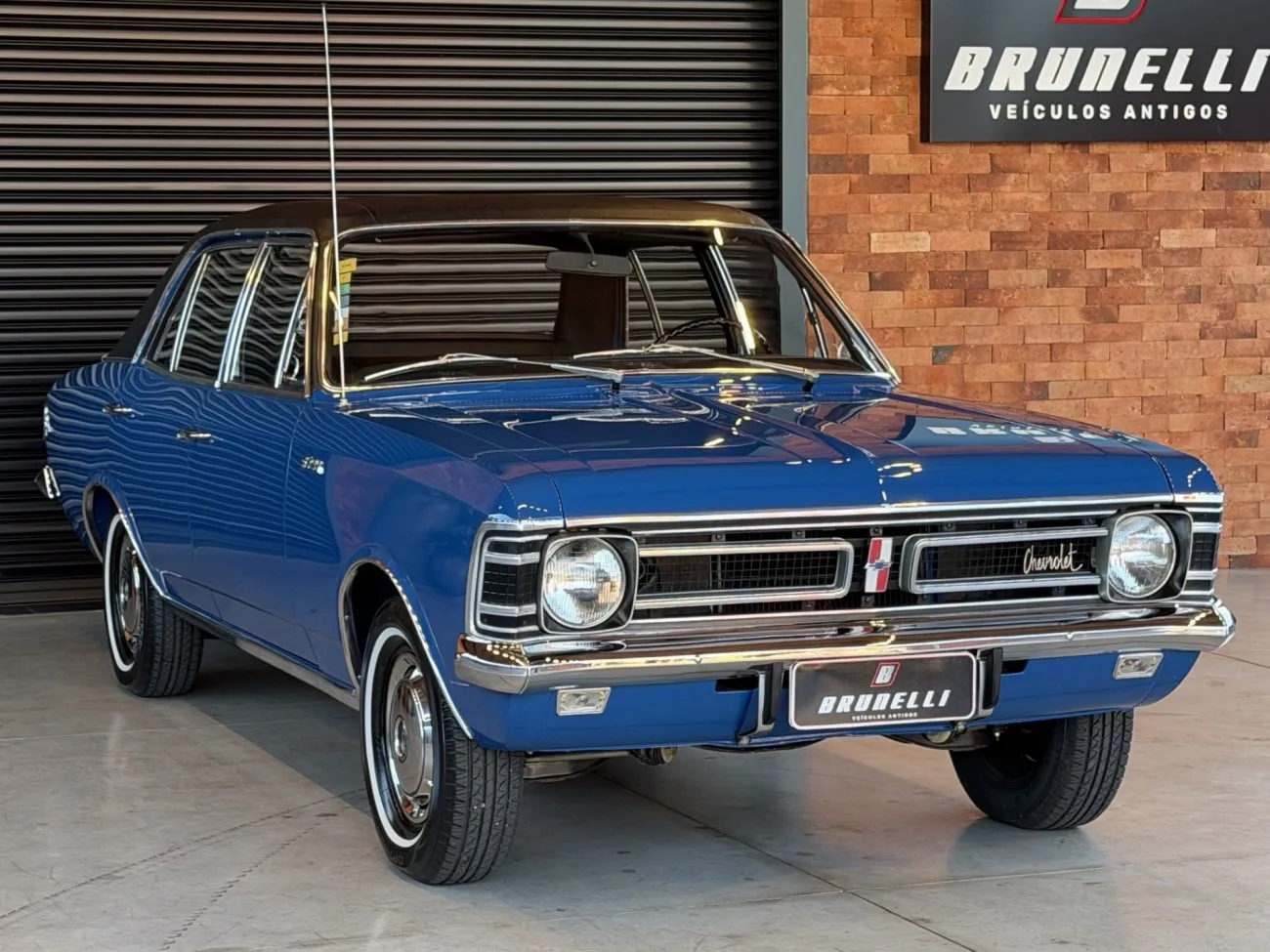 Traseira do Chevrolet Opala De Luxo 1971 Azul Firmamento