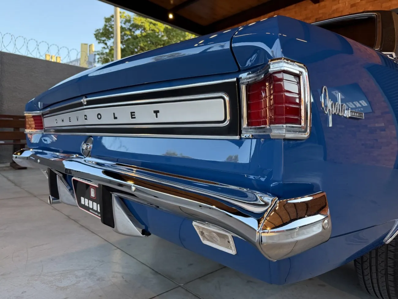 Cofre do motor Chevrolet Opala 2500 quatro cilindros 1971