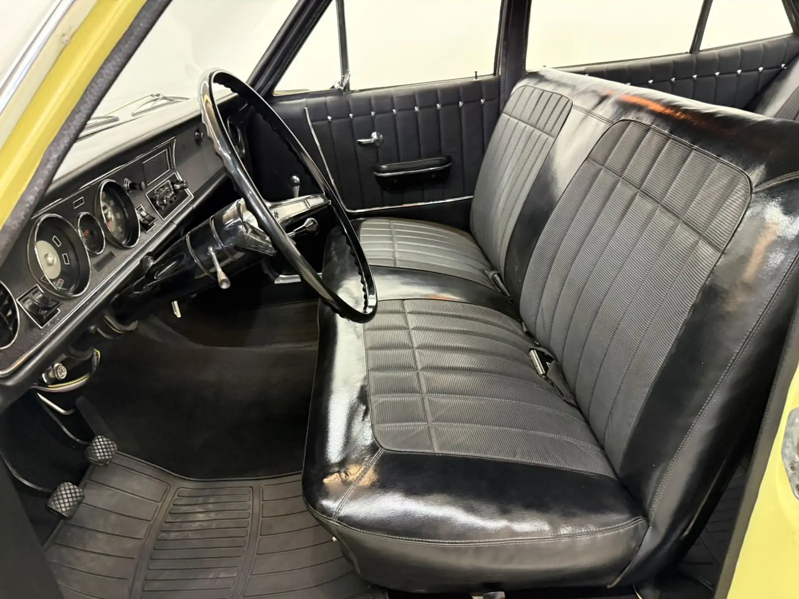 Chevrolet Opala De Luxo 1970 quatro portas em registro de carro antigo - foto 2