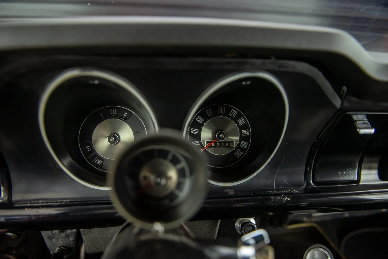 Ford Maverick GT V8 1977 em detalhes