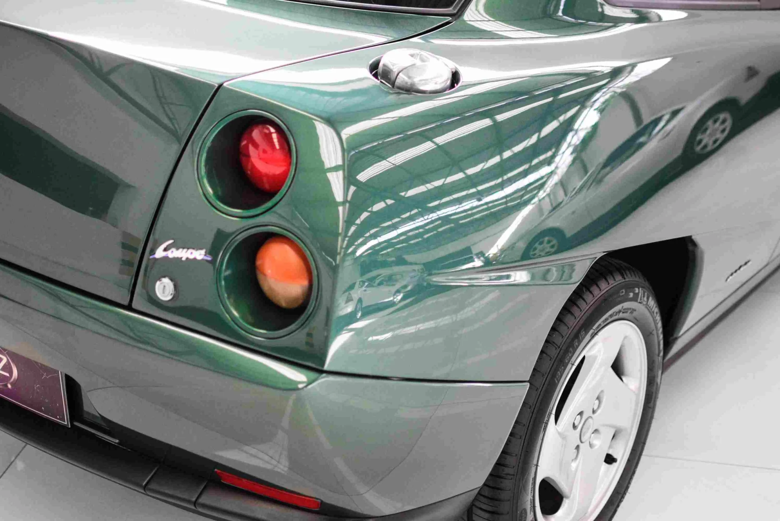 Perfil do Fiat Coupé 16V 1996 e suas linhas desenhadas no Centro Stile Fiat