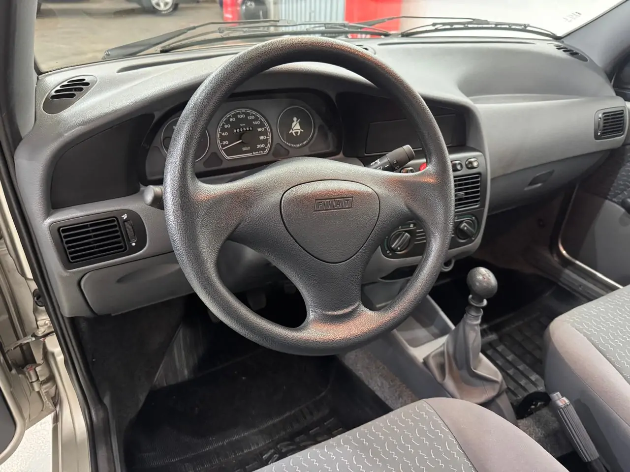 Detalhes externos do Fiat Palio Young de primeira fase