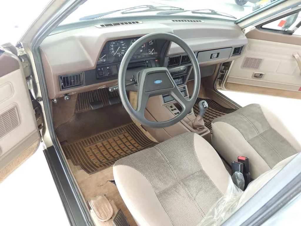 Ford Del Rey Ghia 1.8 1990, fotografia 11 do exemplar