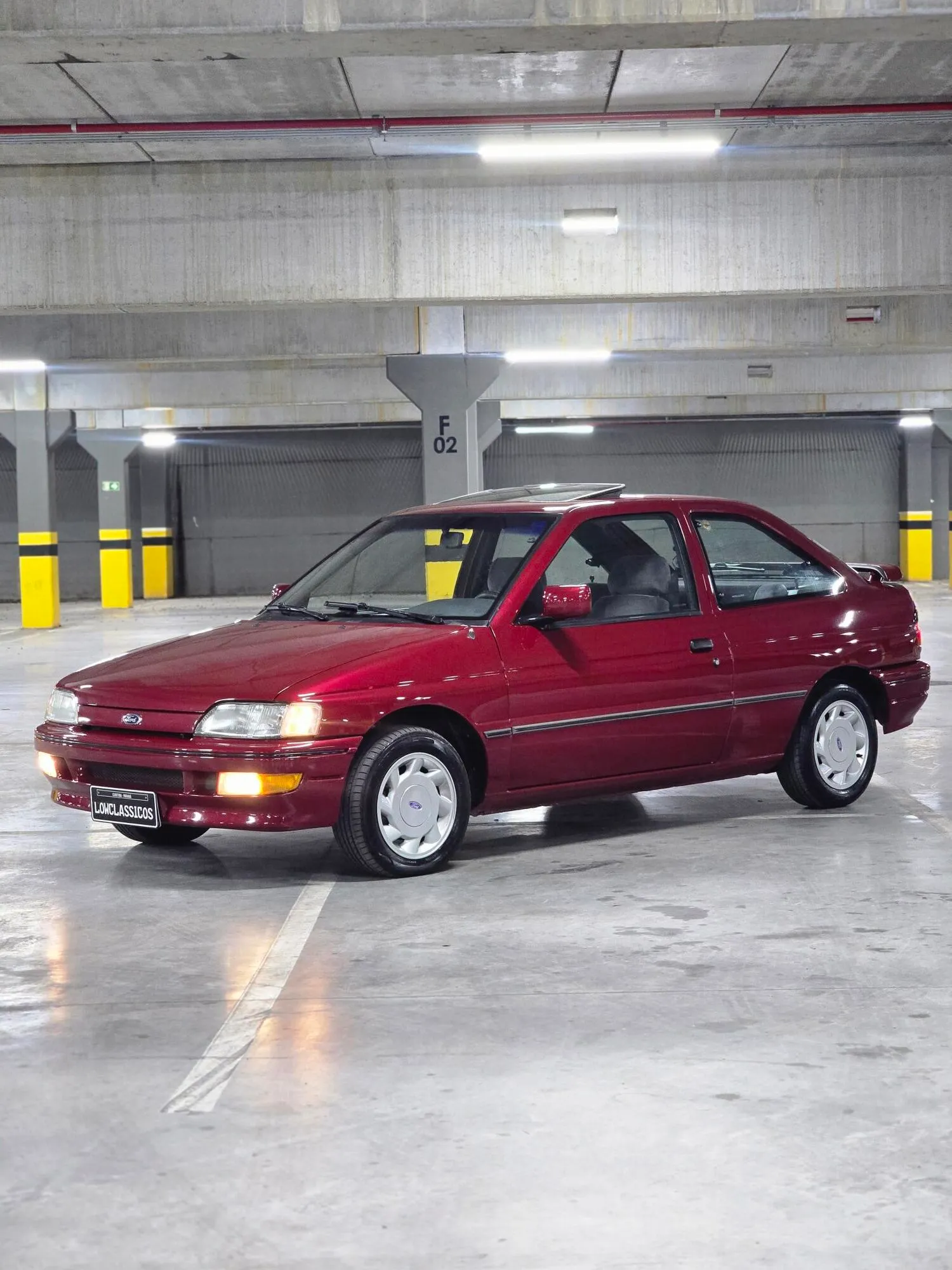 Cofre do motor AP 2.0 do Ford Escort XR3 1994 para avaliação mecânica