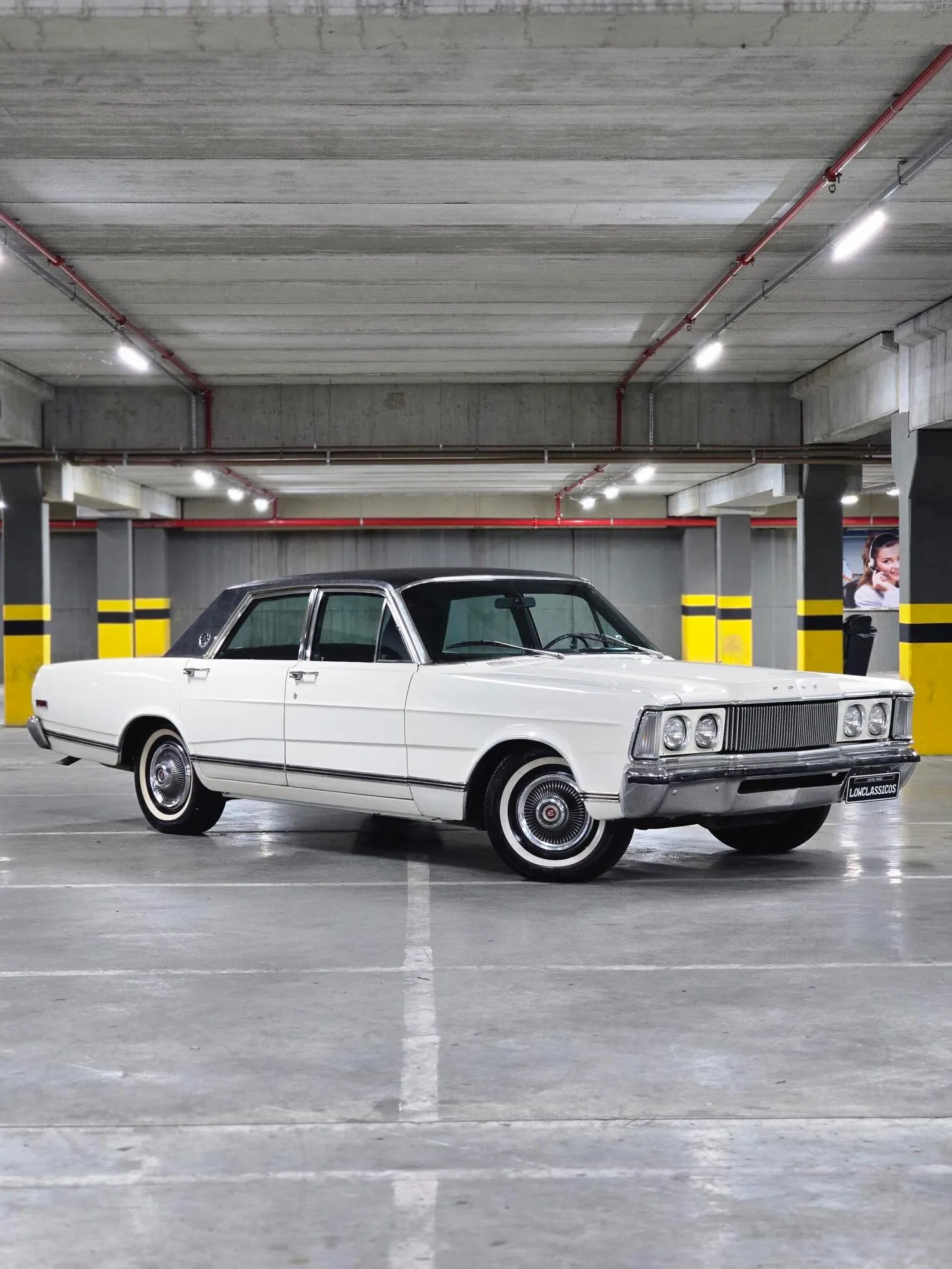 Ford Galaxie LTD 4.9 V8 1976 em vista externa