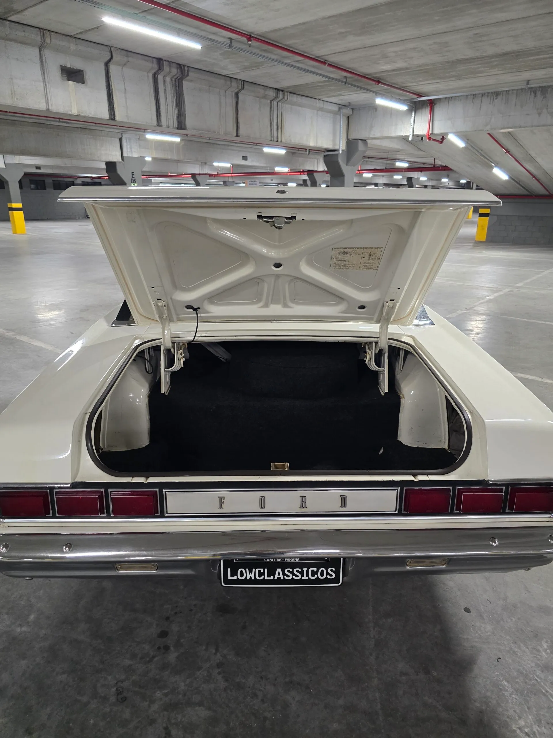 Bancos e acabamento interno do Ford Galaxie LTD 1976