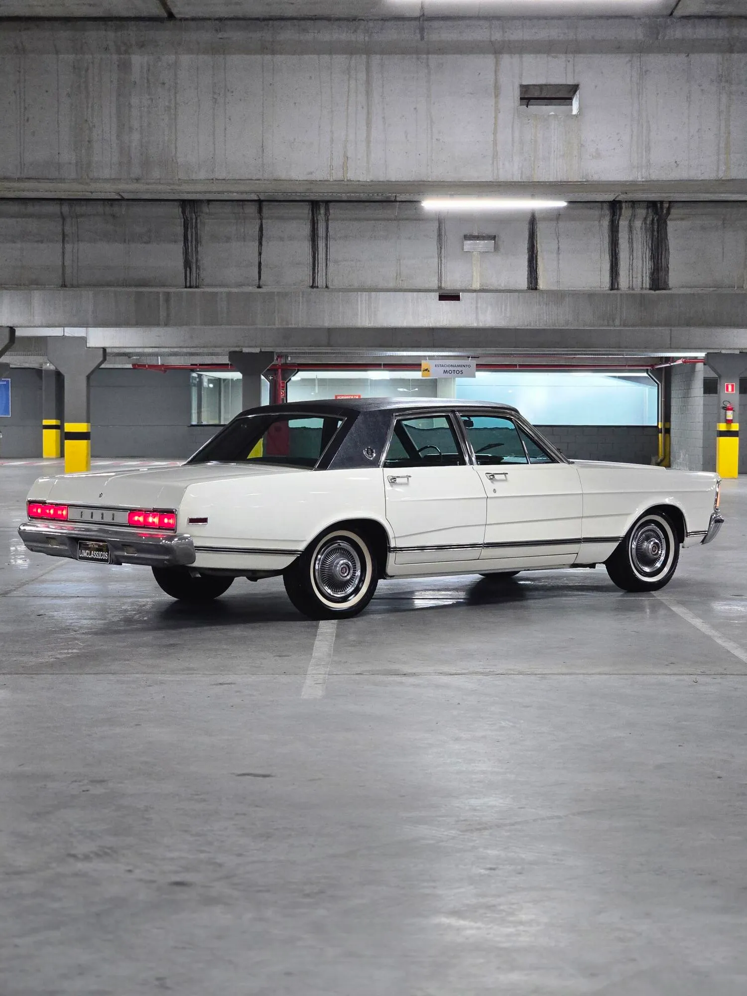 Frisos, grade e acabamento do Ford Galaxie LTD 1976