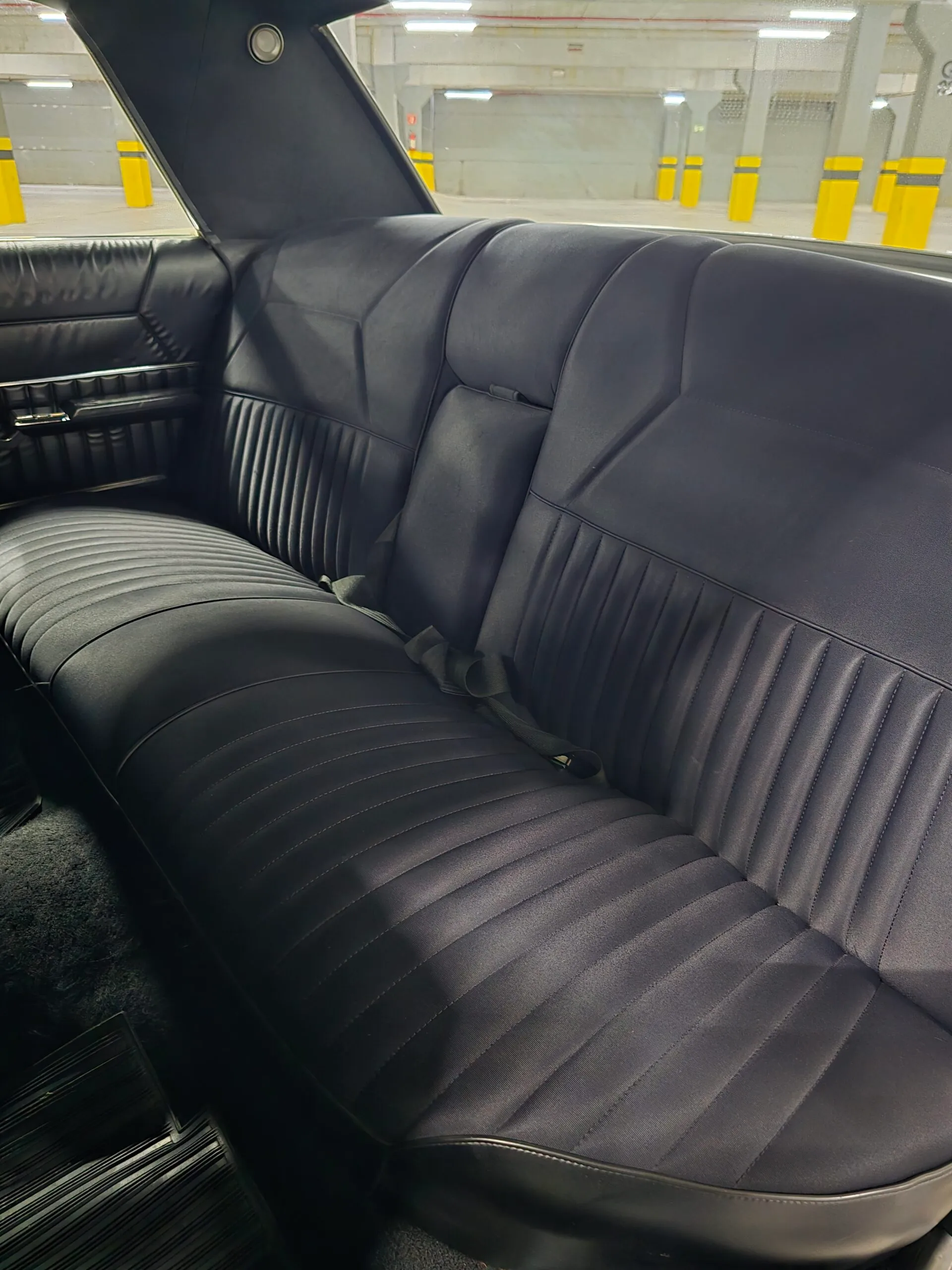 Interior com comando de câmbio na coluna do Ford Galaxie LTD 1976