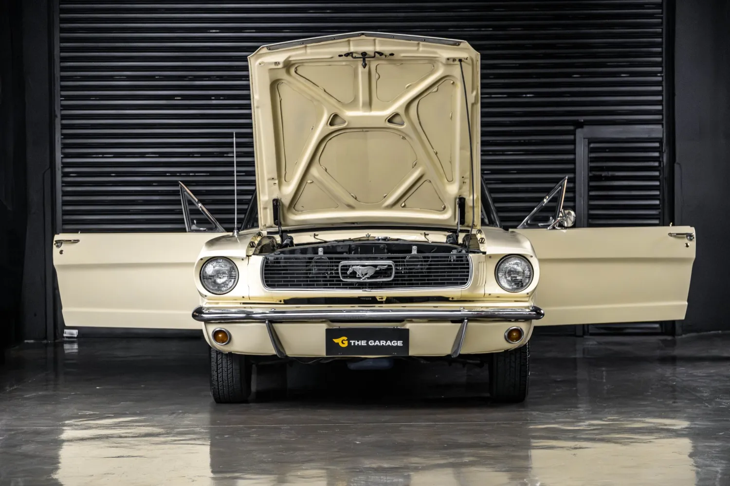 Acabamentos externos e frisos do Ford Mustang Hardtop 1966