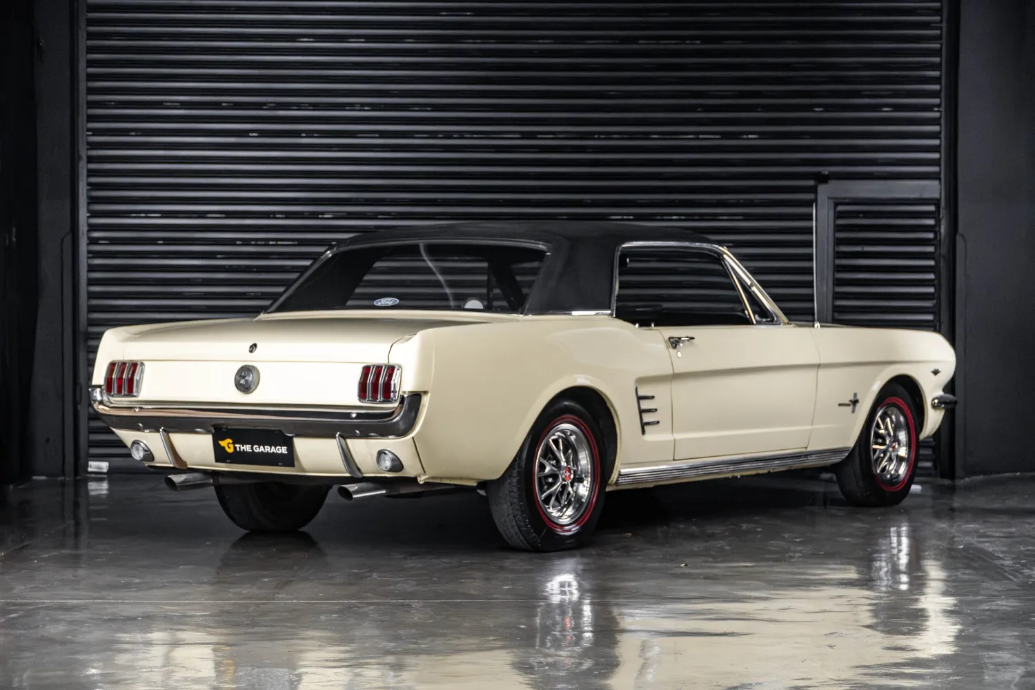 Ford Mustang Hardtop 1966 Springtime Yellow em vista final