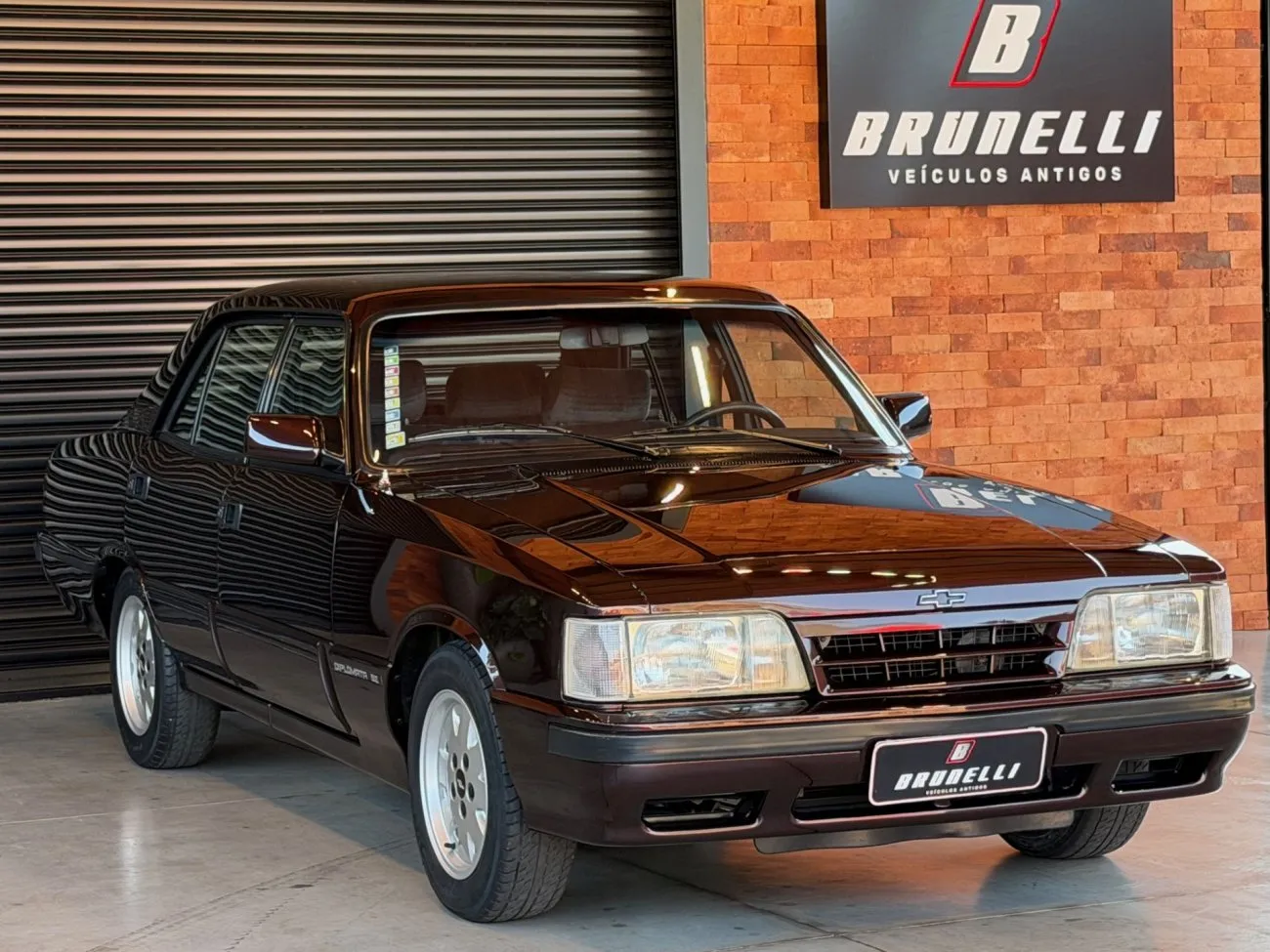 Opala Diplomata SE 1991 Vermelho Ciprius em avaliação de conservação