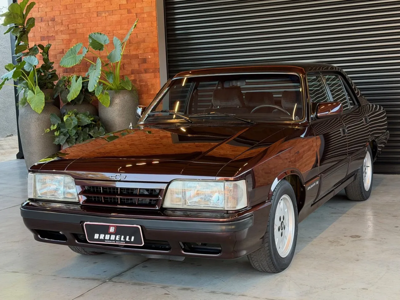 Opala Diplomata SE 1991 como referência para planejamento de restauração