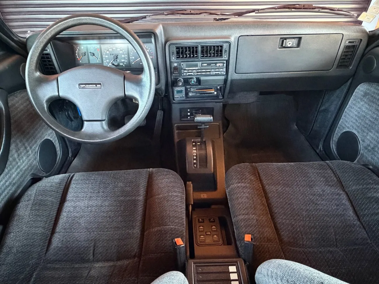 Opala Diplomata SE 1991 Vermelho Ciprius, exemplar para conferência documental