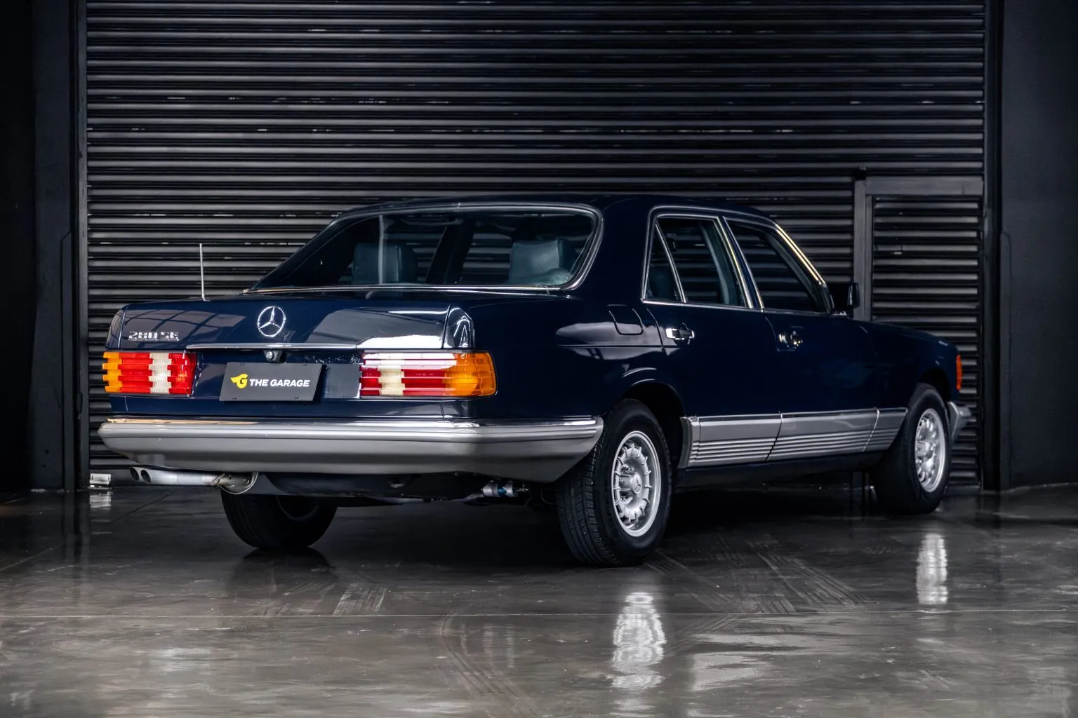 Mercedes-Benz 280 SE antiga importada no Brasil