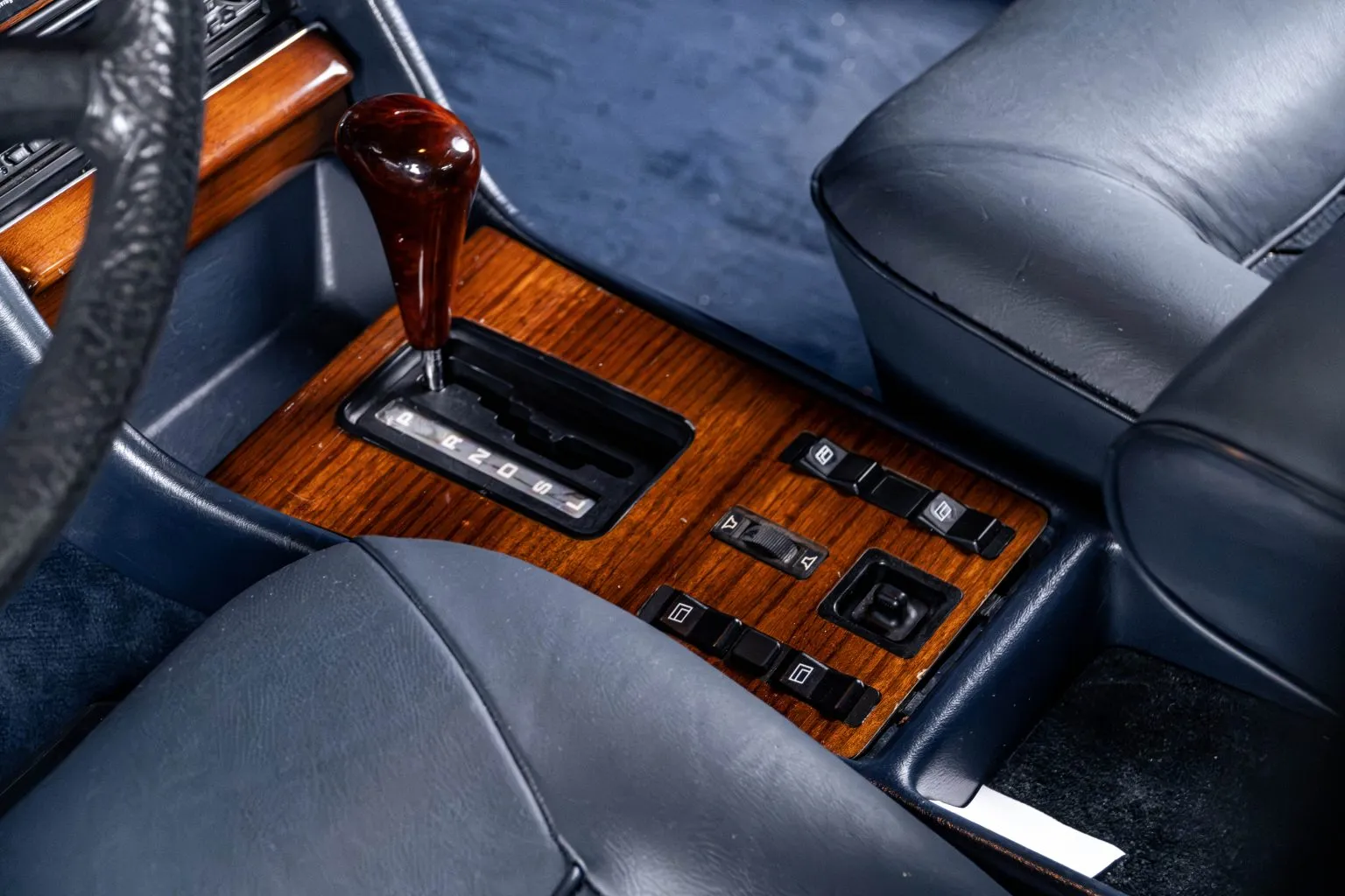 Mercedes-Benz 280 SE W126 ano 1981