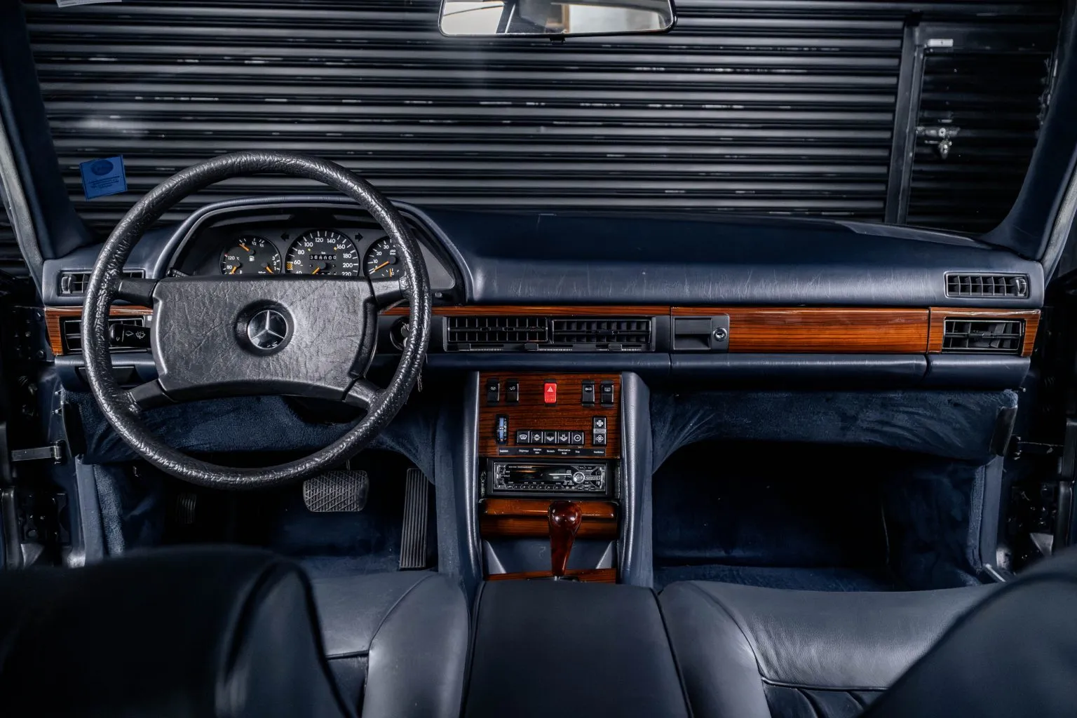 Mercedes-Benz 280 SE 1981 detalhes de conservação