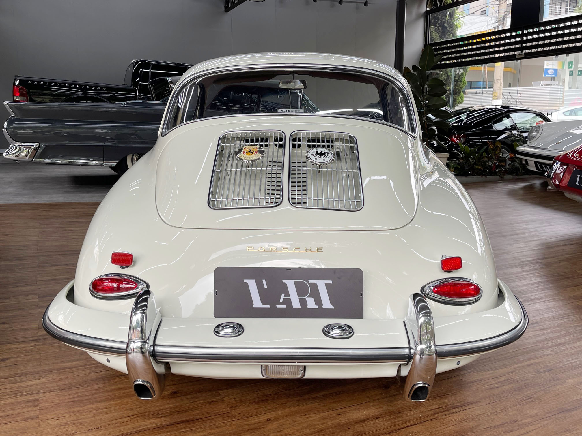 Acabamento externo do Porsche 356 C Coupé de coleção
