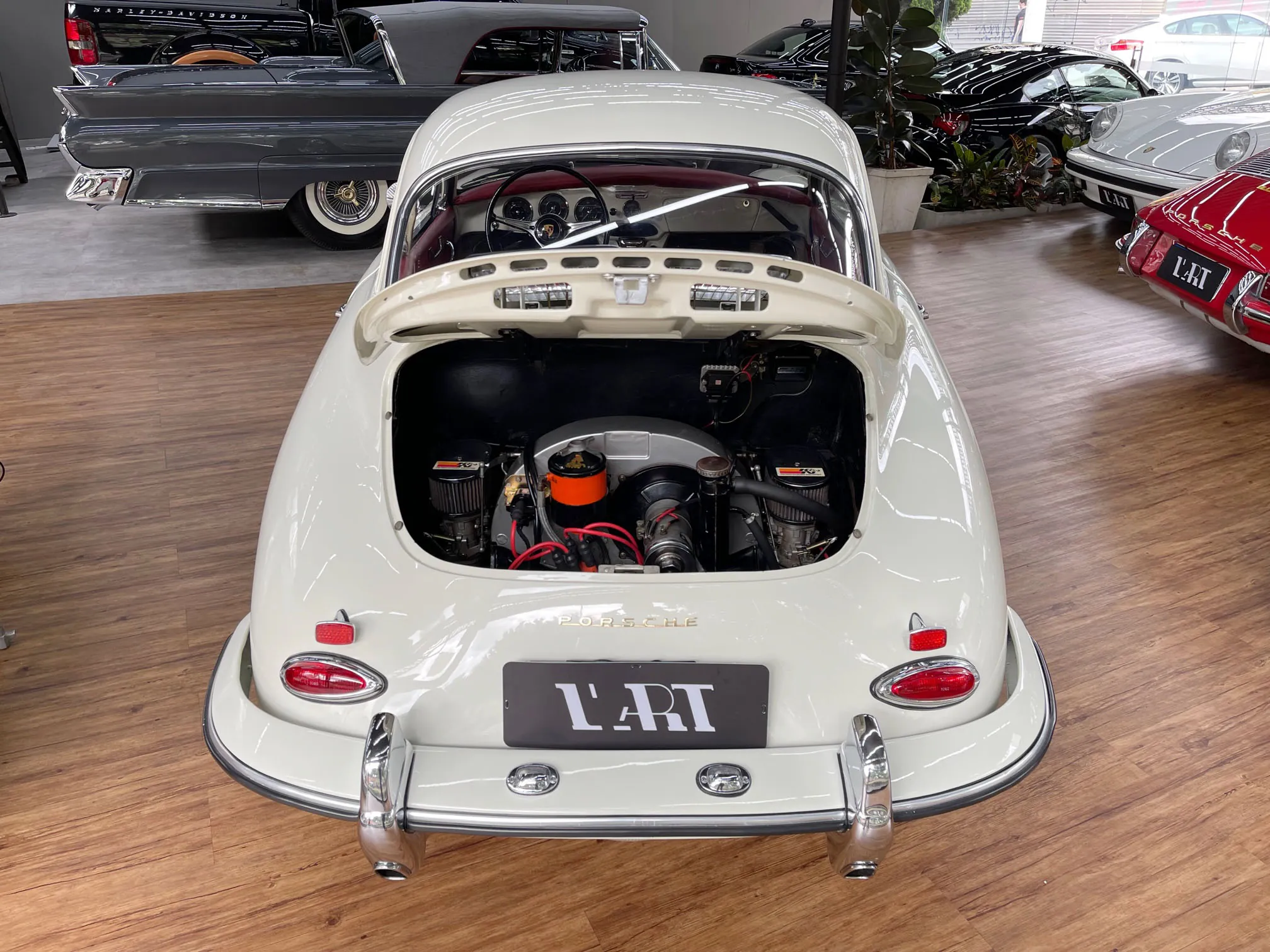 Porsche 356 C analisado sob a dinâmica de frenagem em curvas