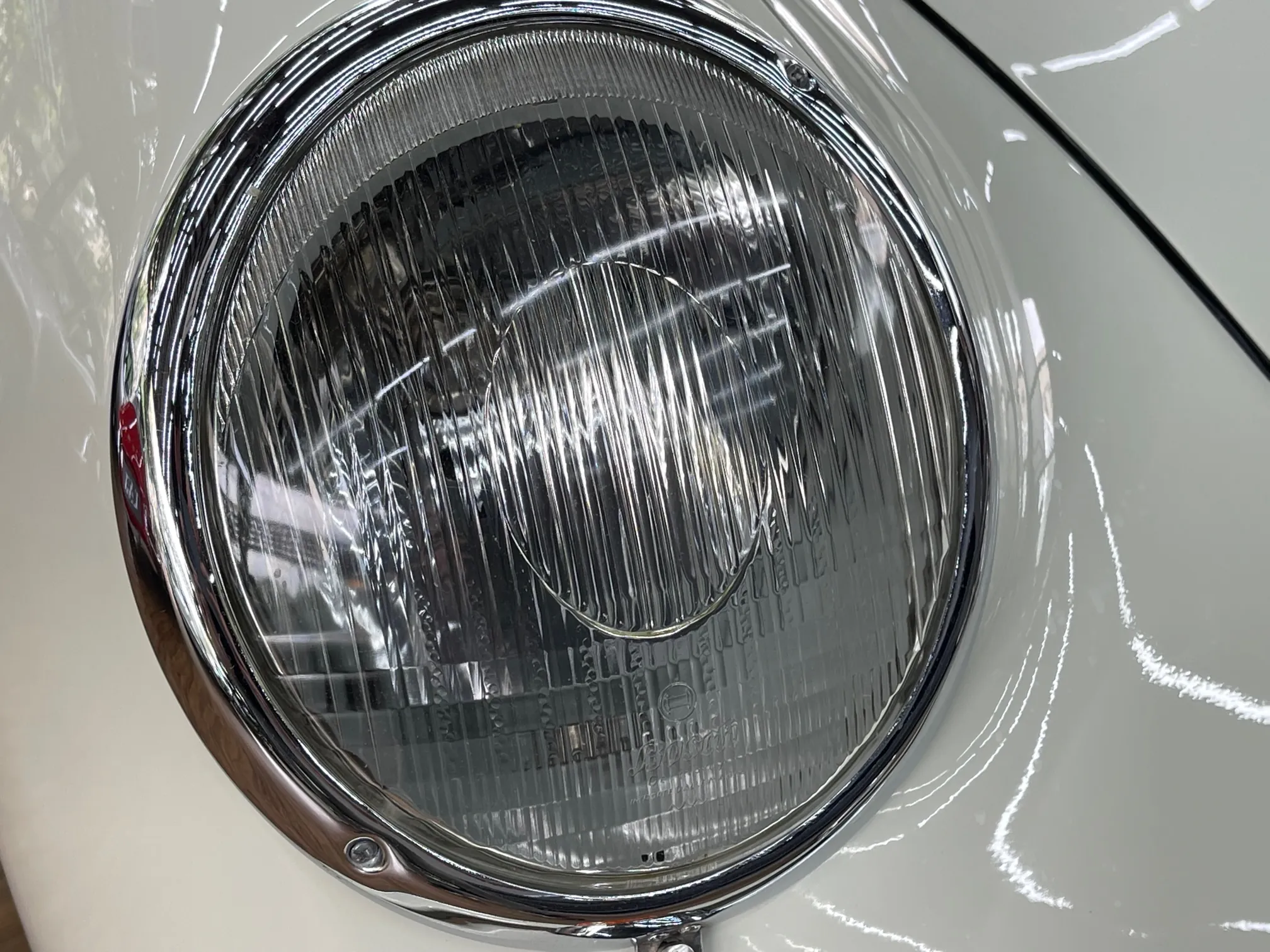Farol e acabamento do Porsche 356 C 1963 preservado