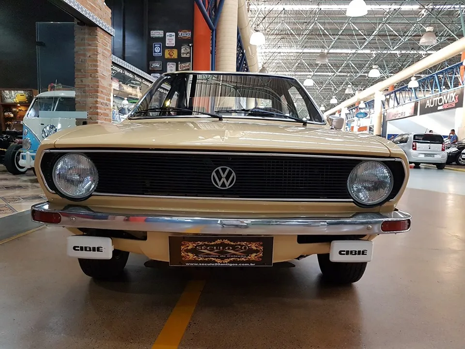 Frente do Volkswagen Passat LS 1977