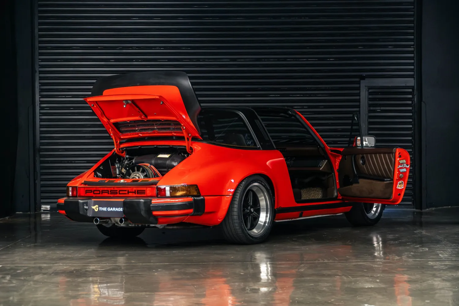 Alavanca manual e interior do Porsche 911 SC Targa 1980