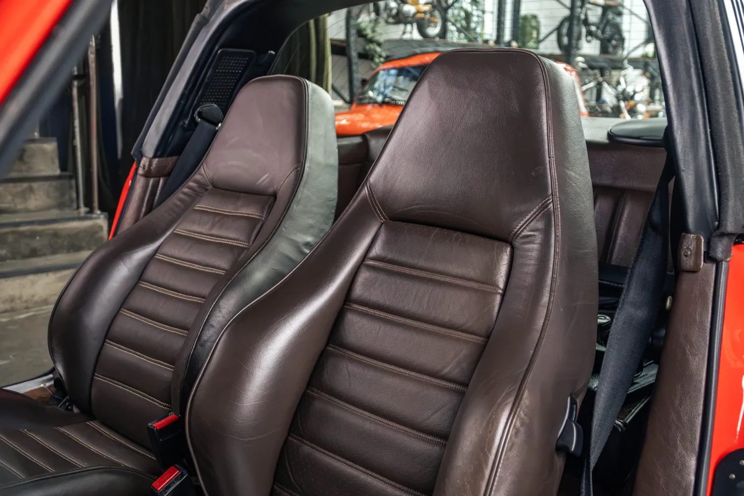Detalhes externos do Porsche 911 SC Targa 1980