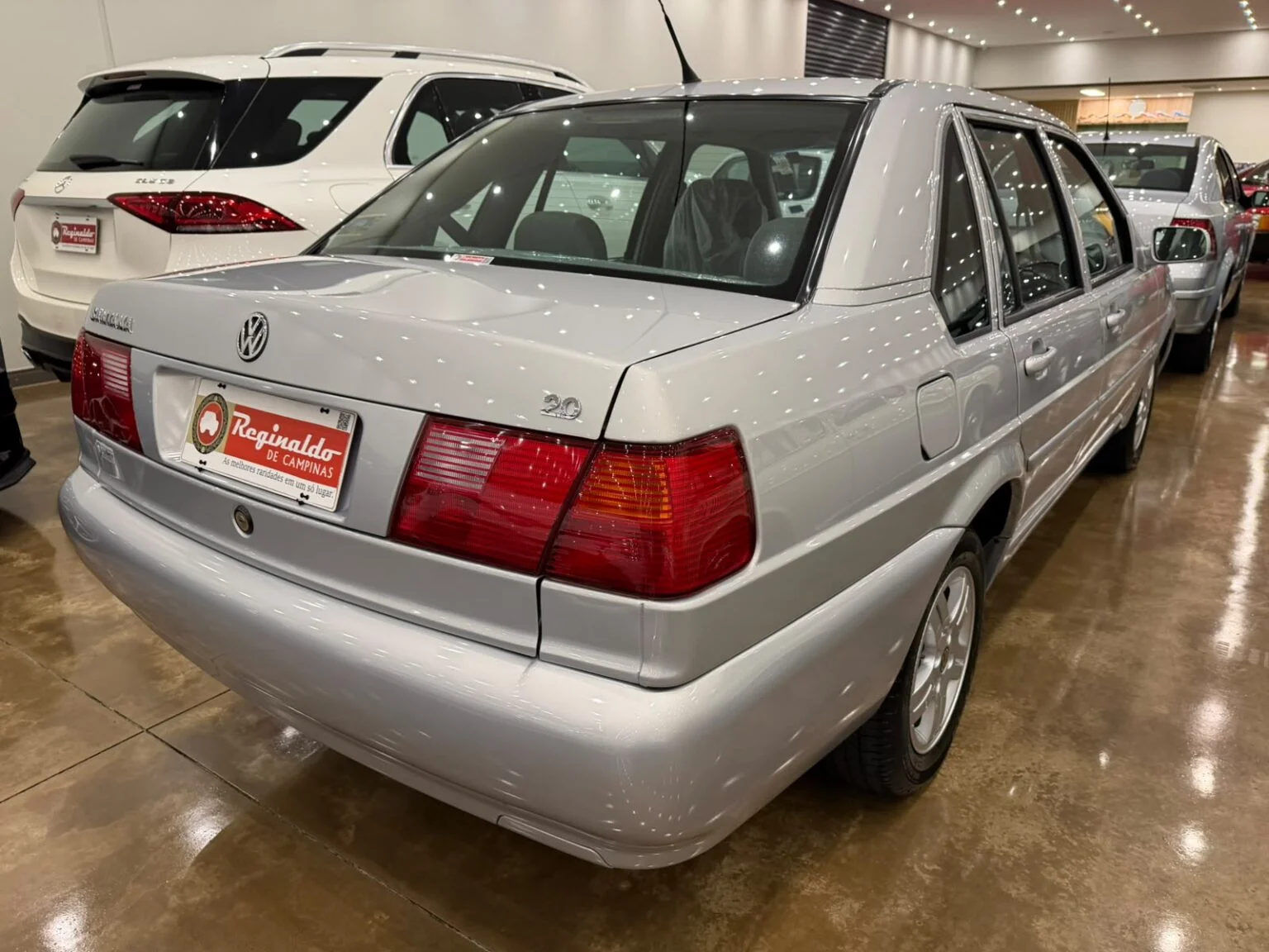 Santana 2004 virou carro de trabalho agora os exemplares íntegros começam a desaparecer