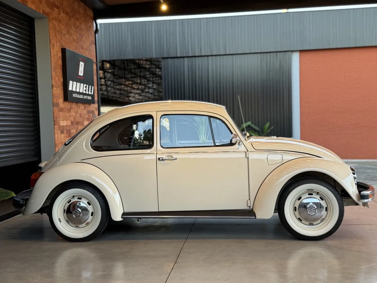 Vista completa do Fusca 1600i Última Edición produzido em Puebla