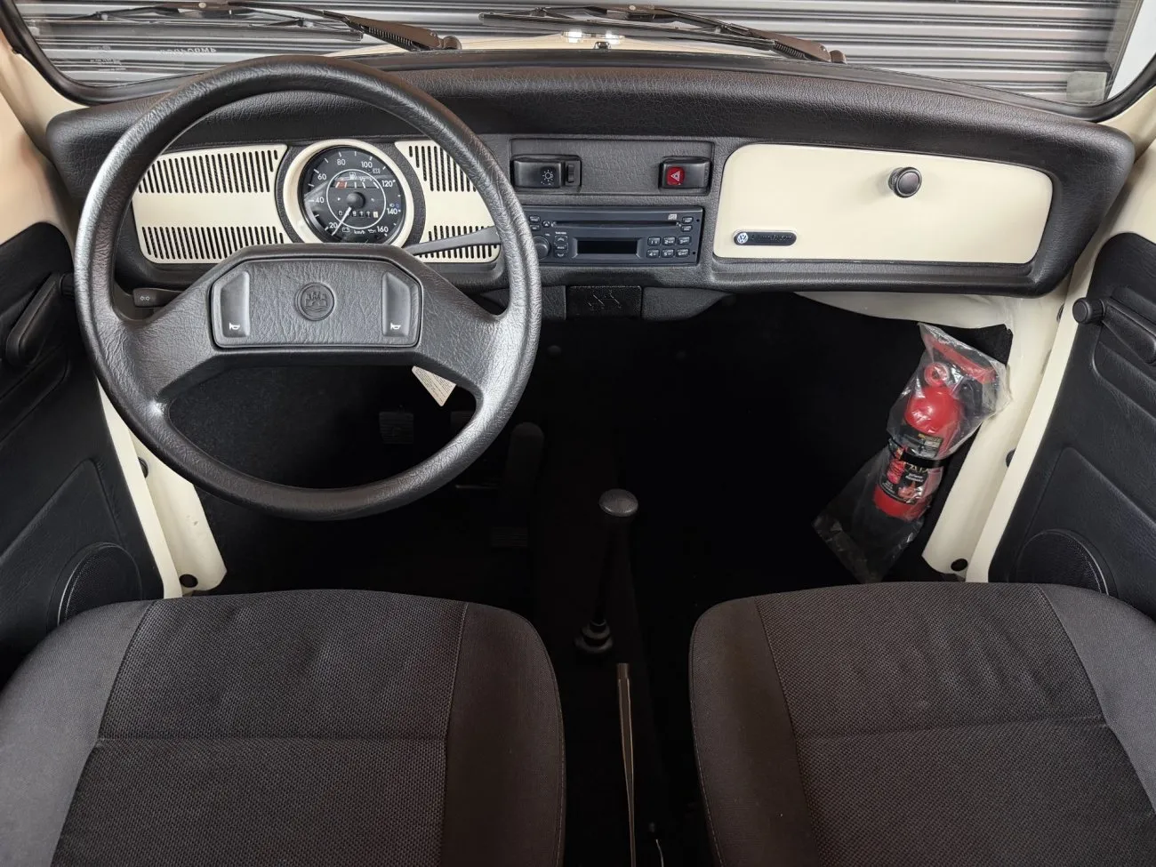 Fusca mexicano Última Edición mostrando as formas clássicas do projeto Volkswagen Tipo 1