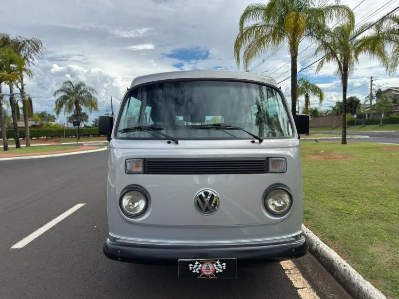 Restauração de Volkswagen Kombi Série Prata