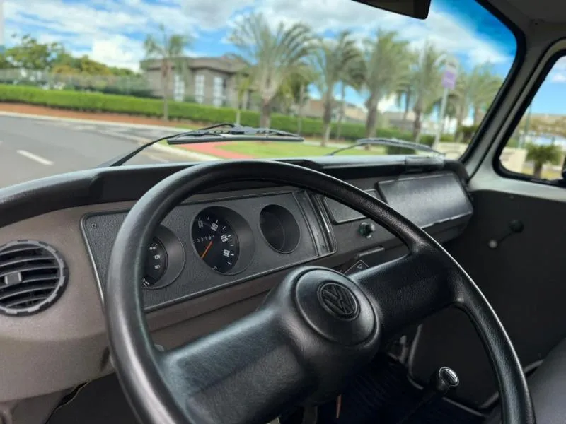 Carroceria da VW Kombi Série Prata