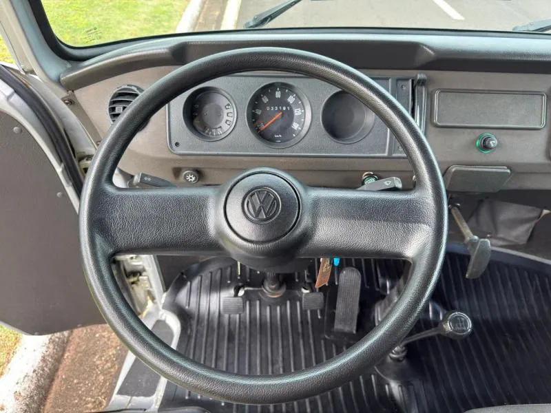 Estrutura e lateral da Kombi Série Prata
