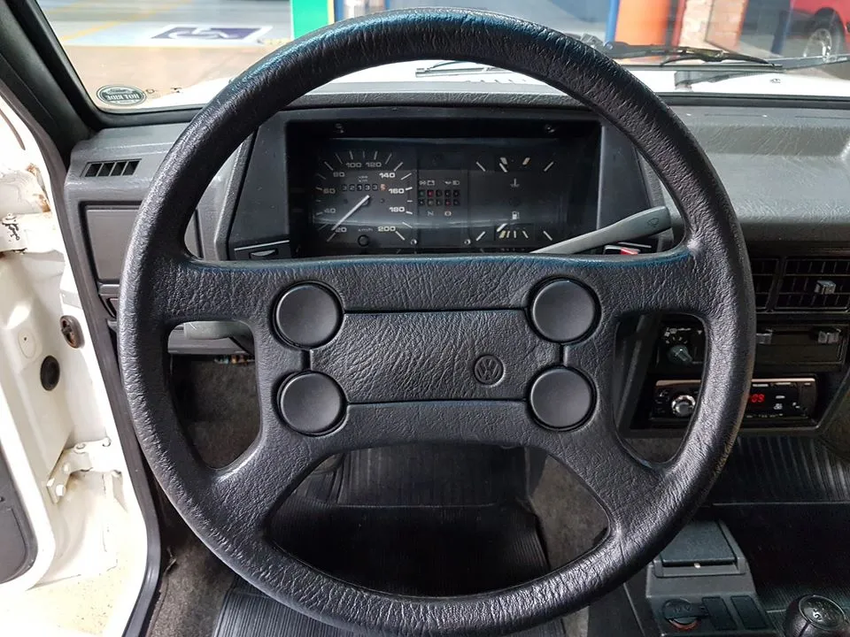Detalhes de restauração da Volkswagen Saveiro 1991