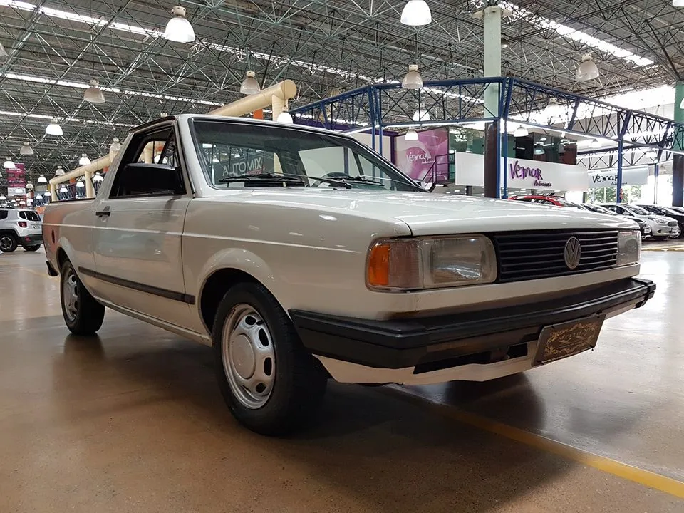 Caçamba da Volkswagen Saveiro 1991 para inspeção de corrosão