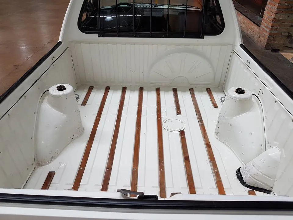 Volkswagen Saveiro 1991 preservada como veículo de coleção