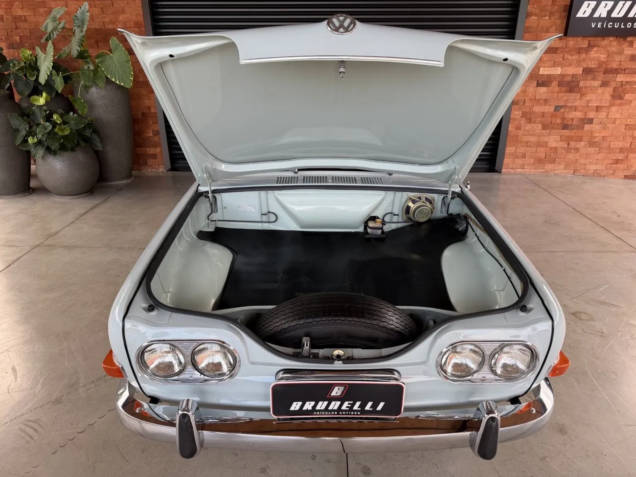 VW Variant 1600 1971 preparada para teste de rodagem